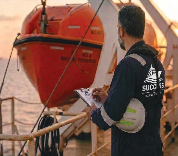 Lifeboats & launching appliances